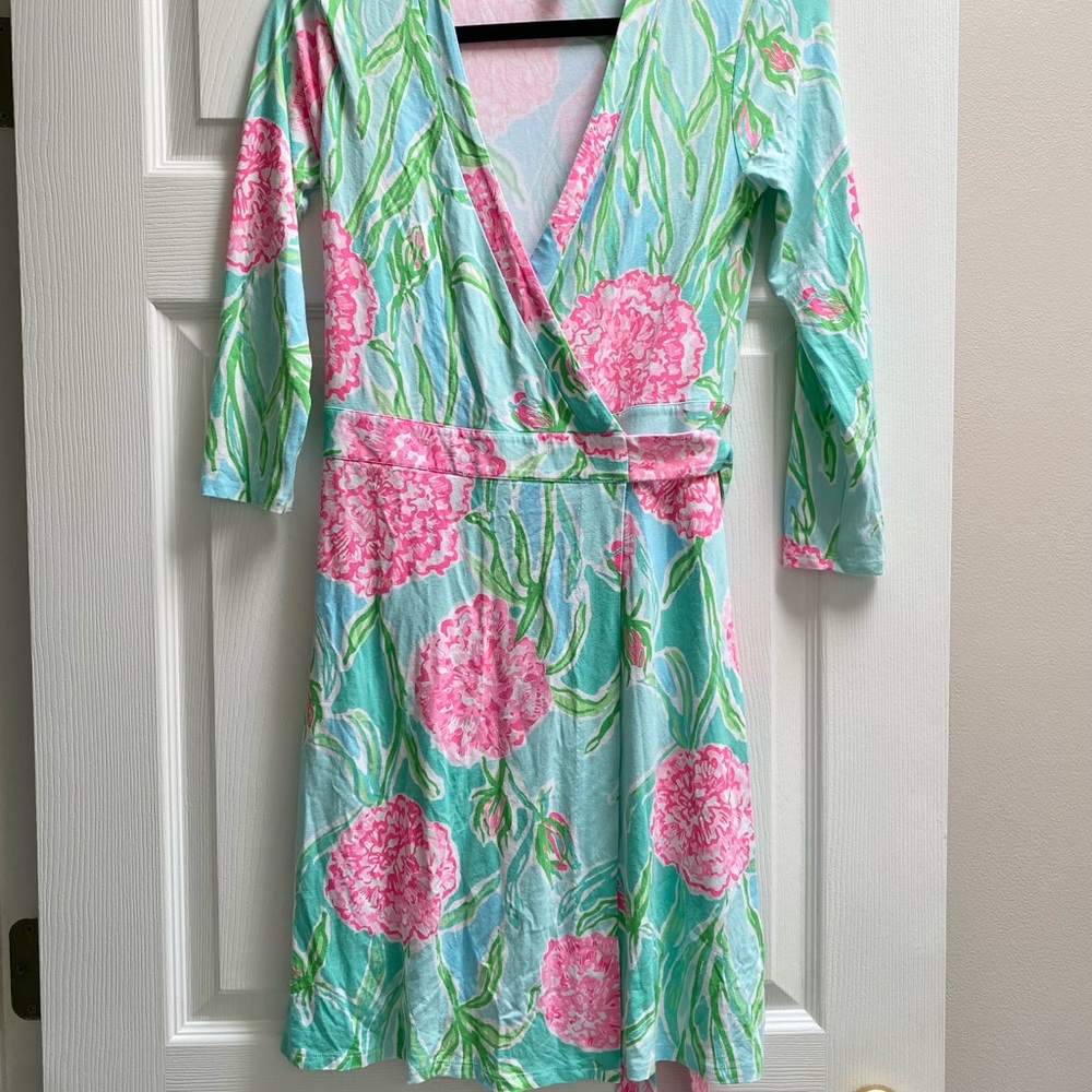 Lilly Pulitzer Meridan wrap dress. Size S. 
Gently used. Good condition.